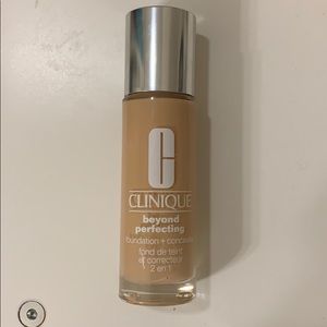 Clinique Beyond Perfecting 2 in 1